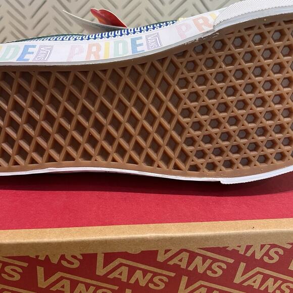 NEW MENS VANS SKATE SK-8 Hi PRIDE‎ RAINBOW CANVAS SHOES SIZE 10 Colorful main image 10